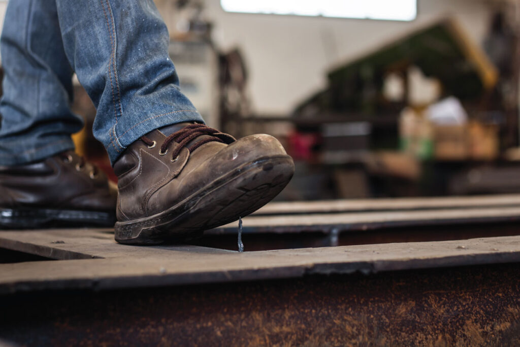 OSHA 1910.136: Foot Protection - Workplace Material Handling & Safety